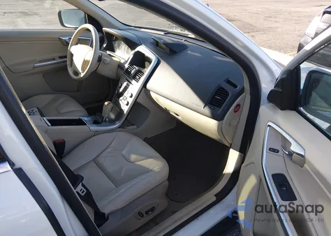 2010 Volvo Xc60 T6/T6 R-Design из США, поврежденный, VIN YV4992DZXA2101387